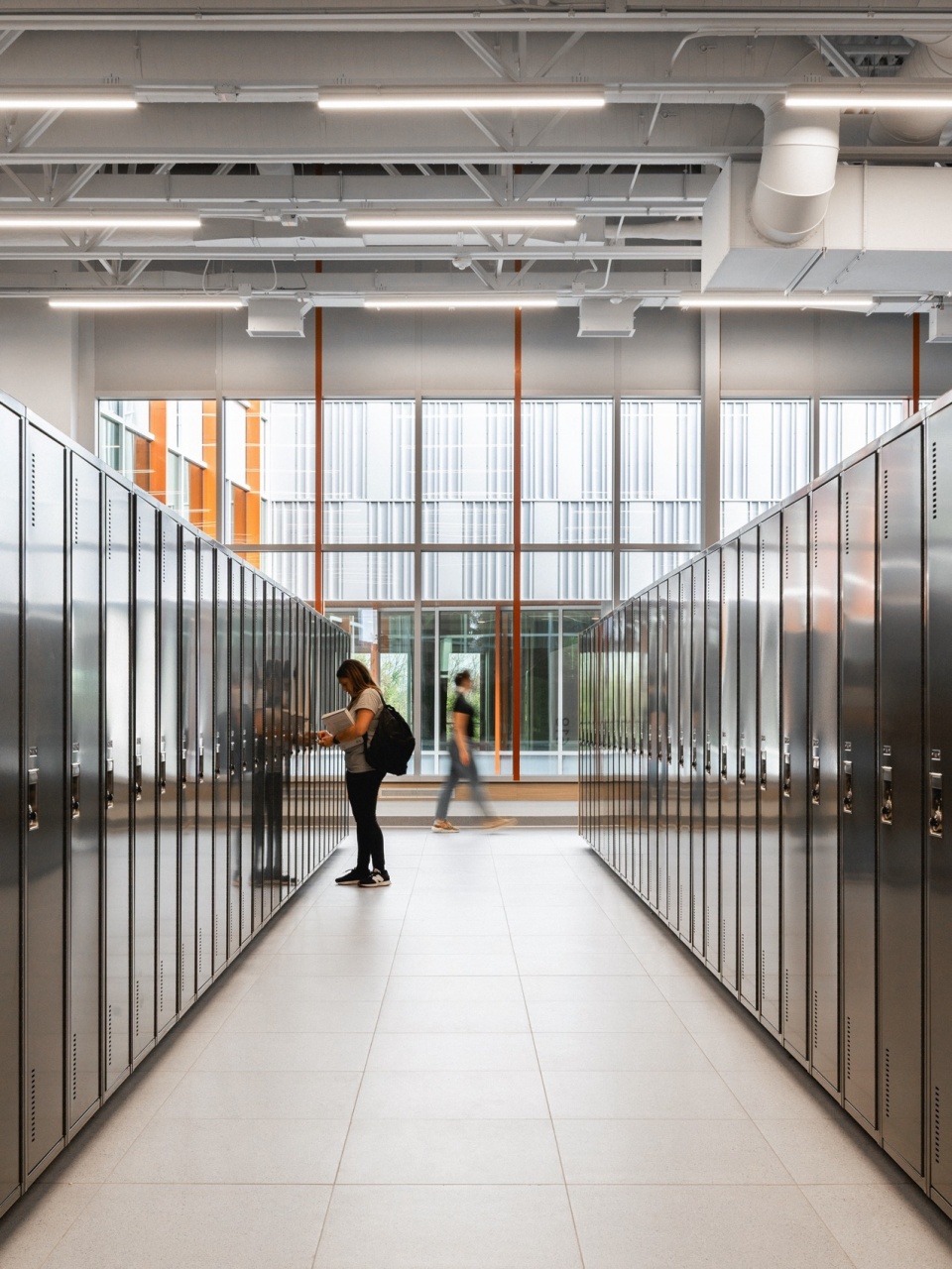 Two New High Schools by TLA UN NEUF