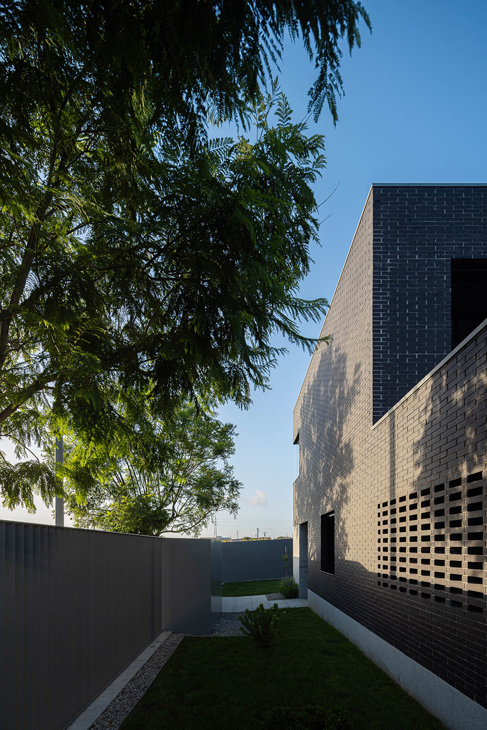 lblack house by m2 senos arquitectos