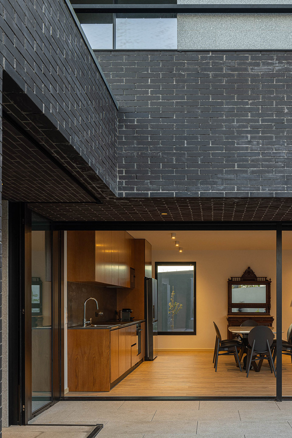 lblack house by m2 senos arquitectos