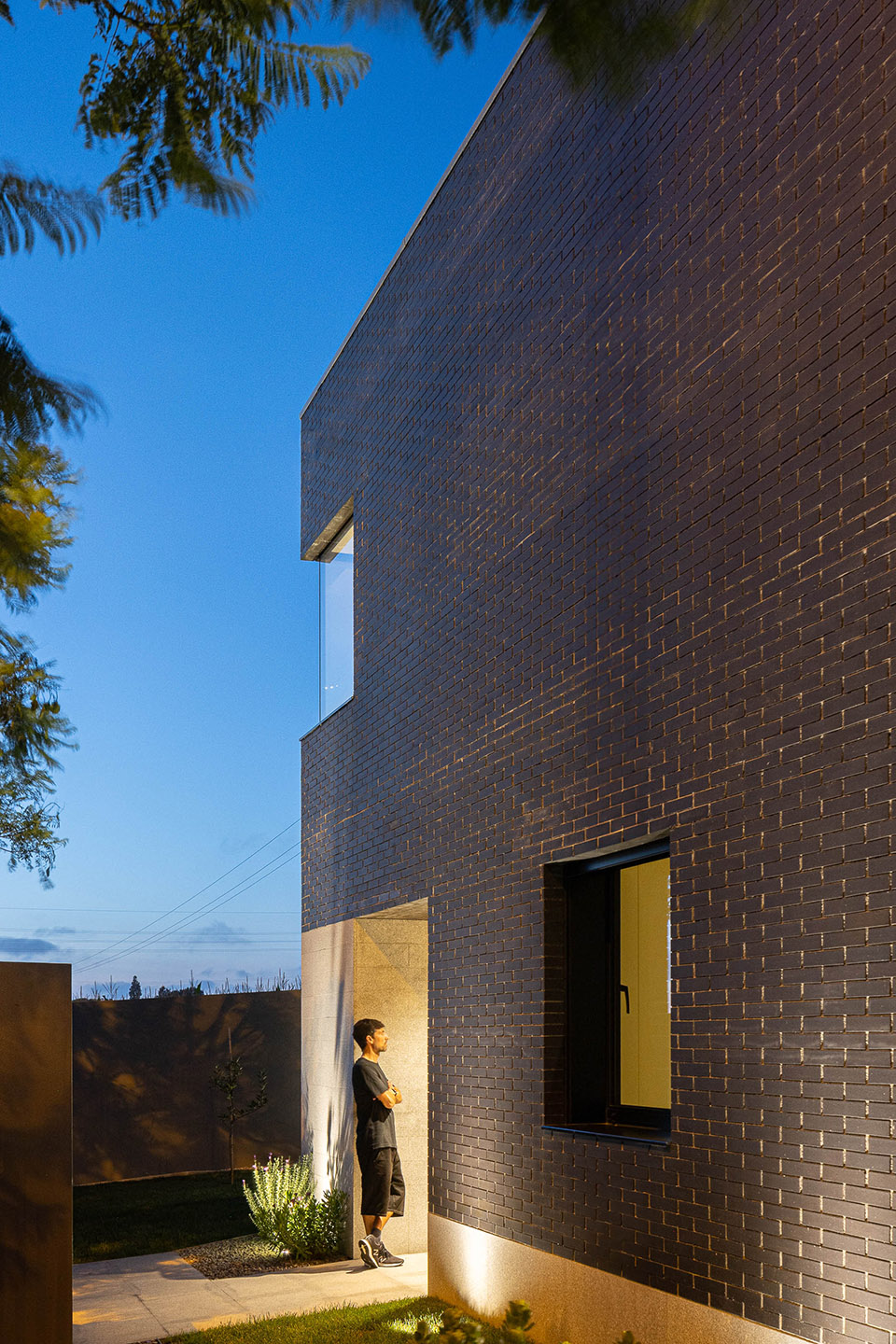 lblack house by m2 senos arquitectos