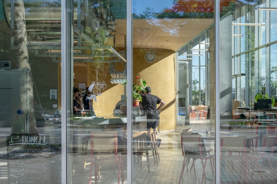 mashup bar restaurant and microbrewery by vous architecture design