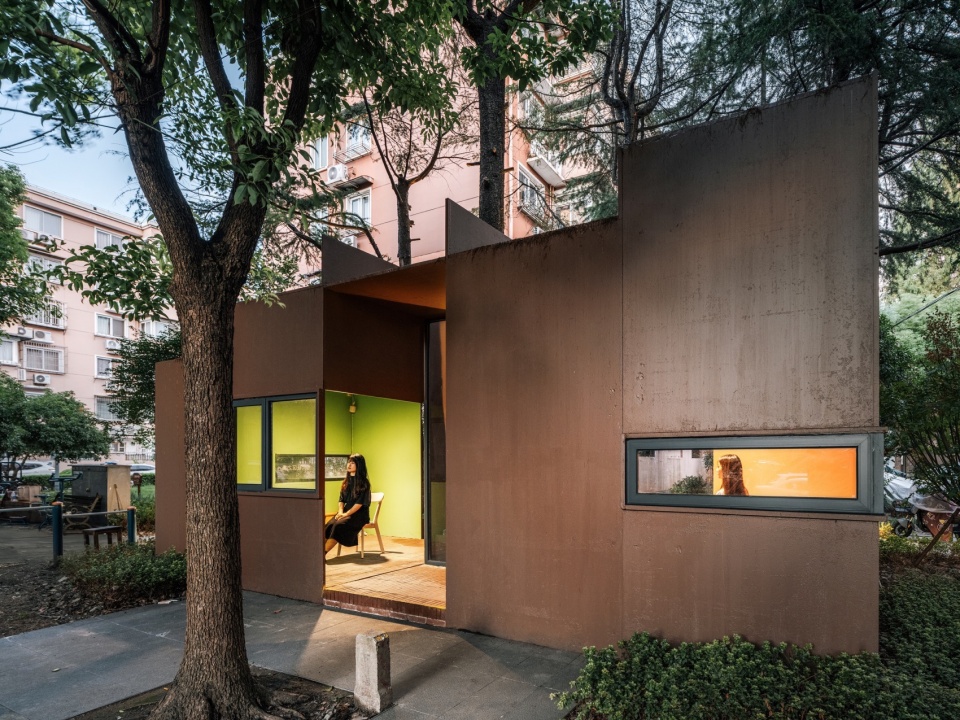 纸片屋是由全开放式的流动空间构成 @CreatAR Images paper house