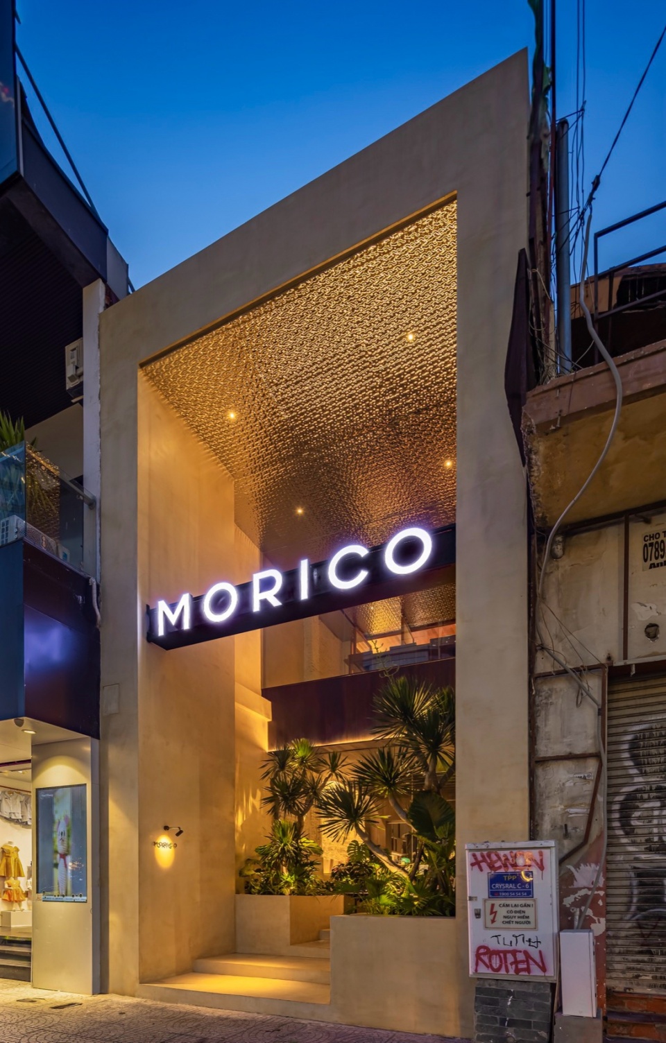 pct38 exterior night morico