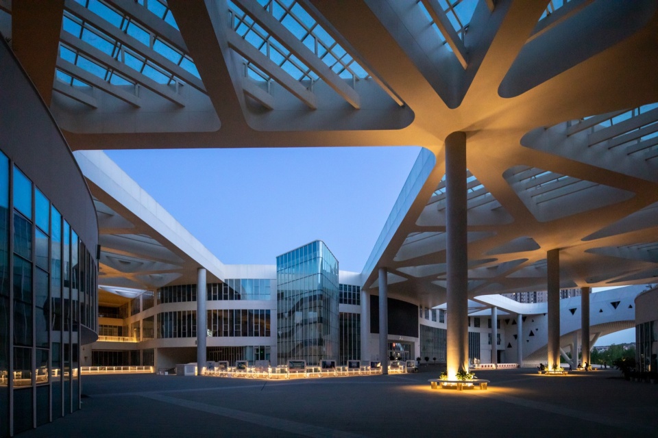 灯影黄昏 版权：中国建筑设计研究院有限公司品筑工作室 feicheng civiv center