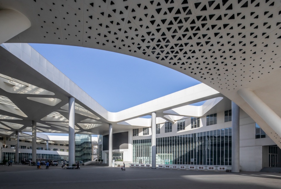 西南大拱门 版权：中国建筑设计研究院有限公司品筑工作室 feicheng civiv center
