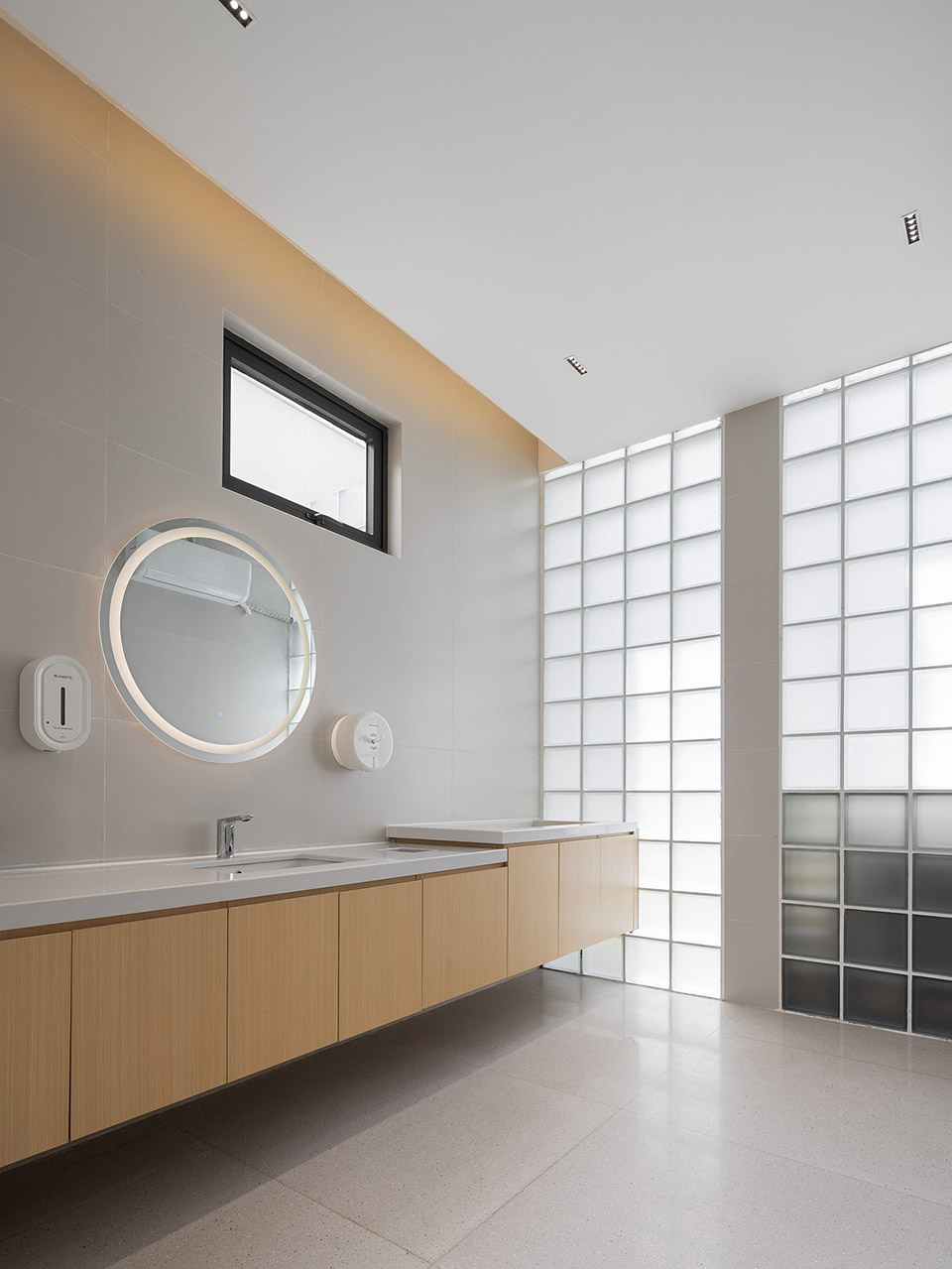 shenzhen expo park restroom by reform architecture