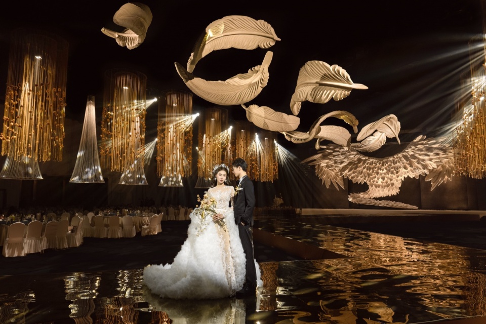 feather dancing by destiny wedding planner