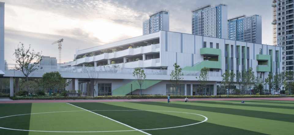 操场眺望小学部 youjiaao