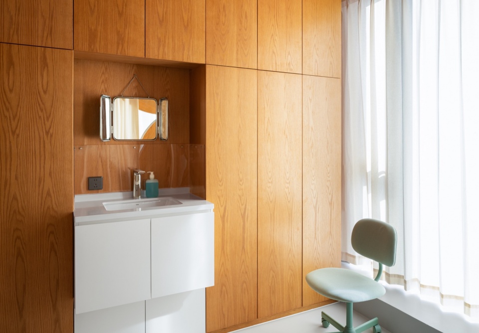 诹 Wan Qianshana clinic by studio yo u