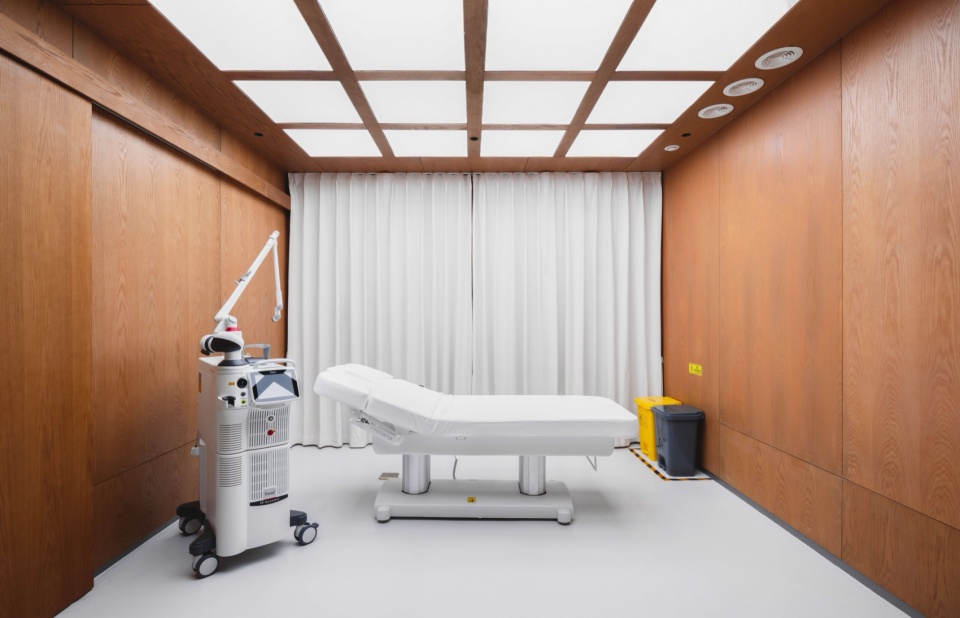 half.half .photographya clinic by studio yo u