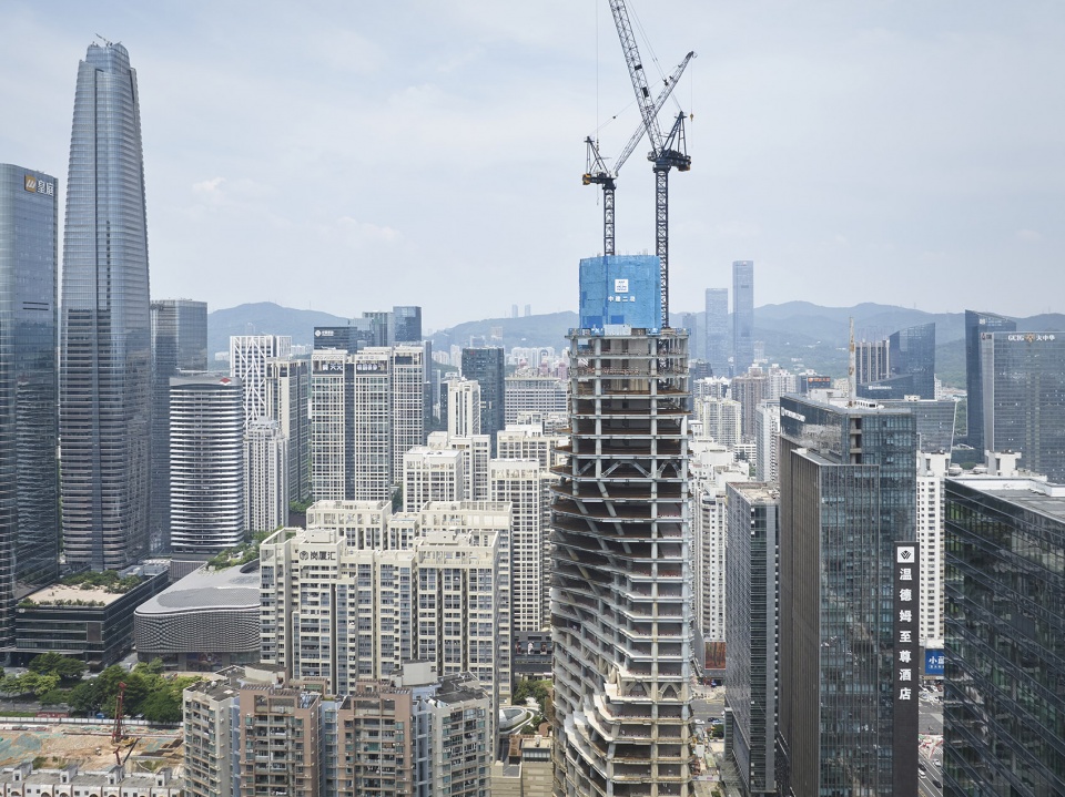 on site works at shenzhen institute of financial technology begin installing its sculptural facade