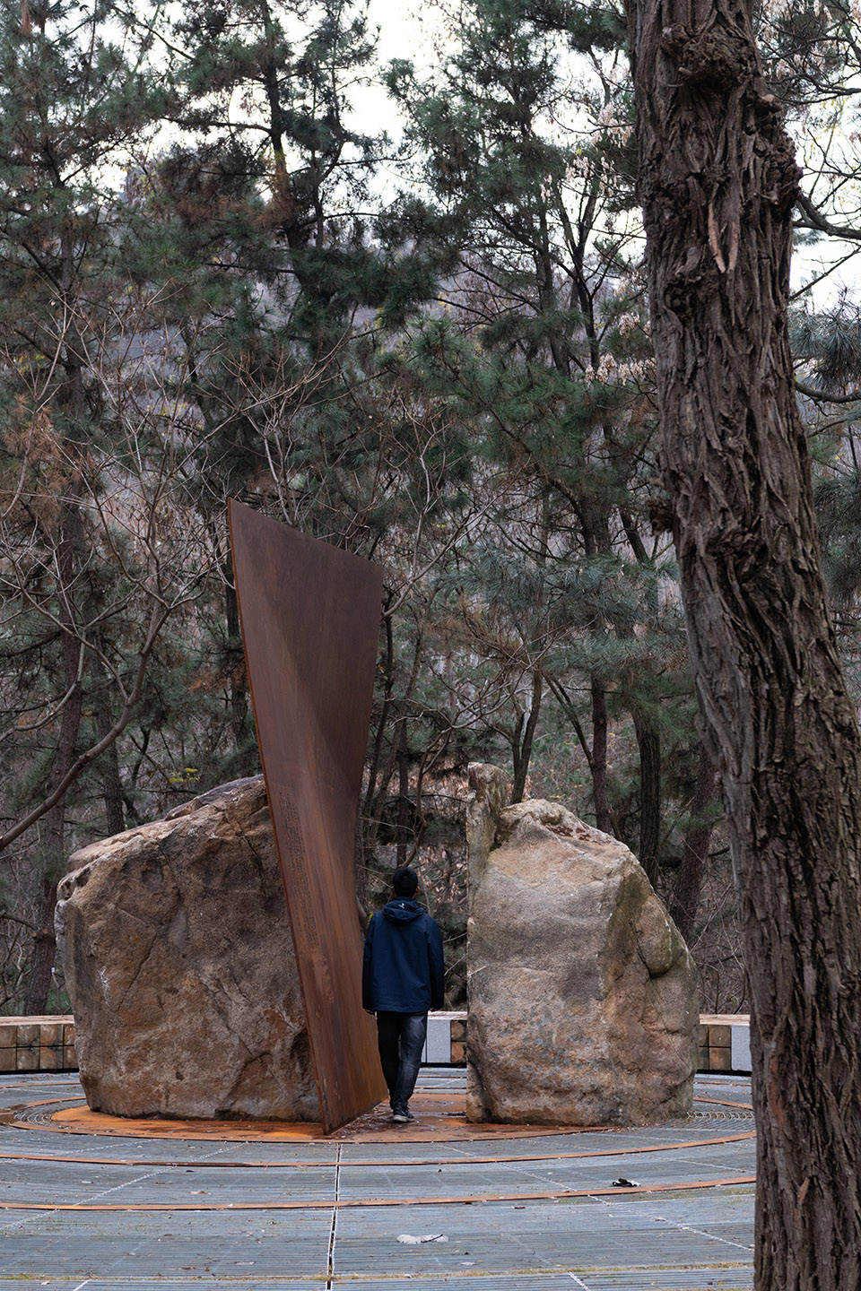 king kong monument by atelier scale