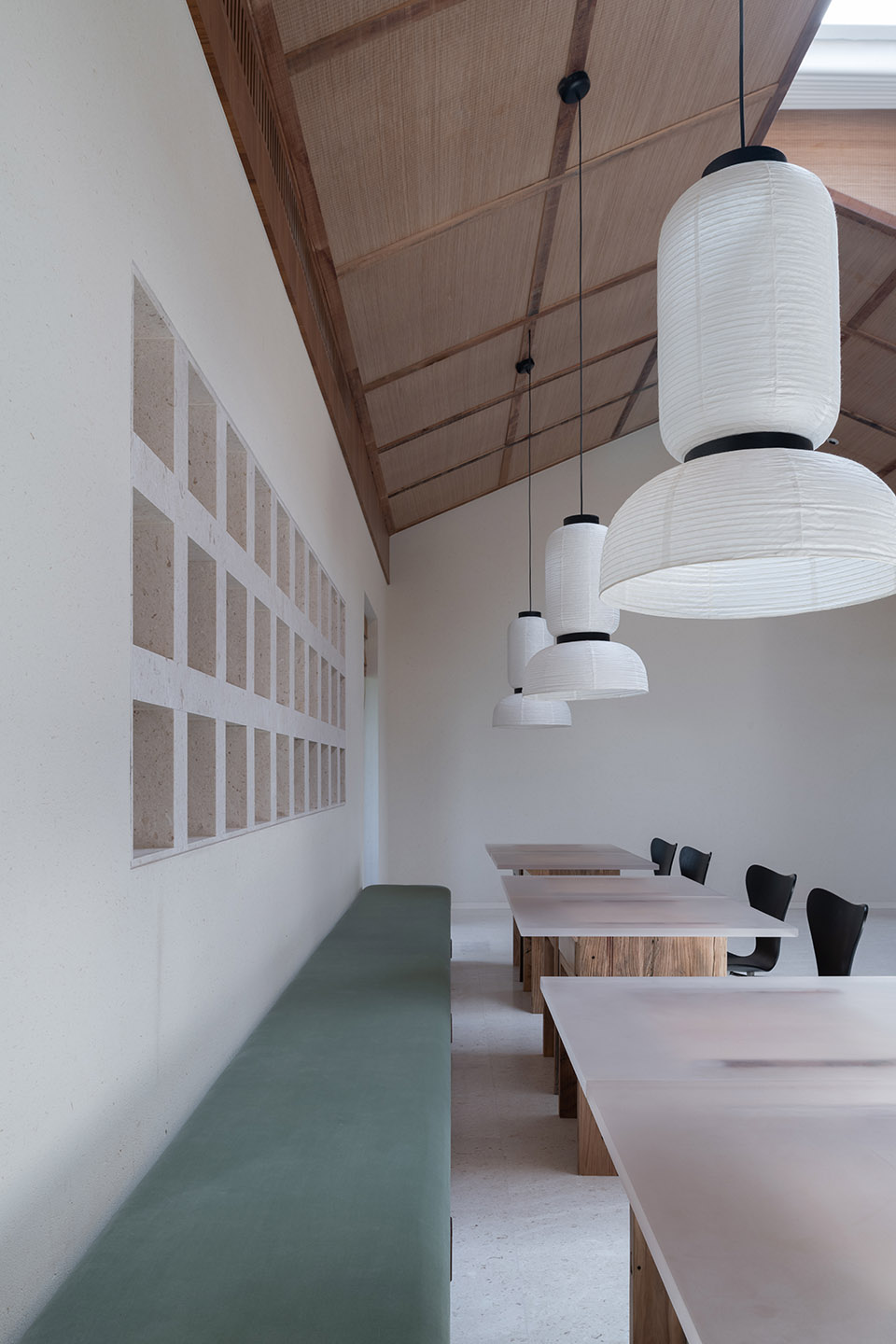 new zhenjiang shanghai xiao long bao concept store by fg studio