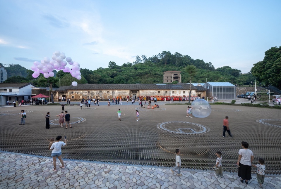Soft Square in Changshou Village Pingshan Shenzhen by ZXD Architects