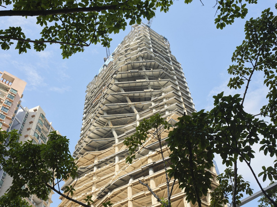 on site works at shenzhen institute of financial technology begin installing its sculptural facade