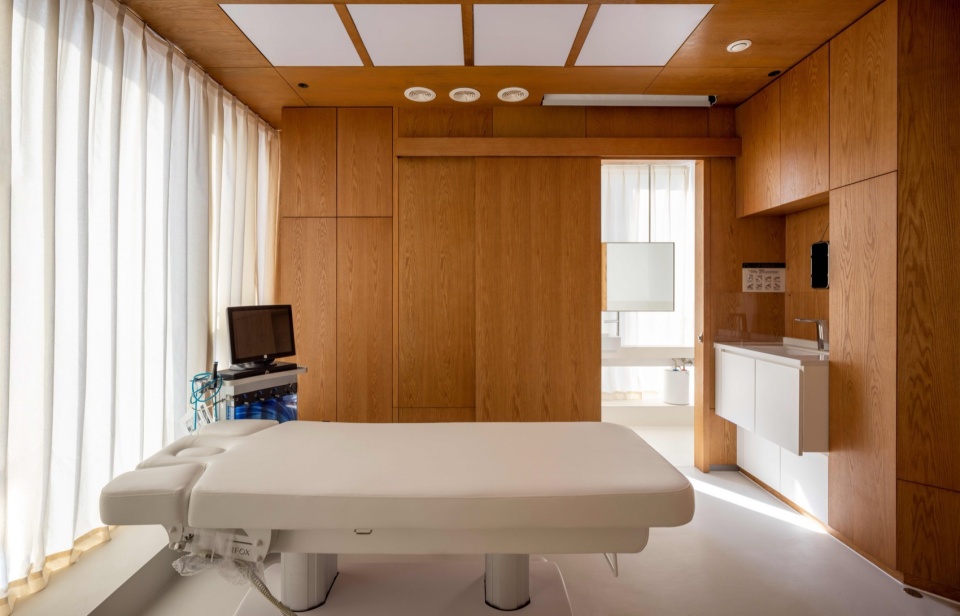 half.half .photographya clinic by studio yo u