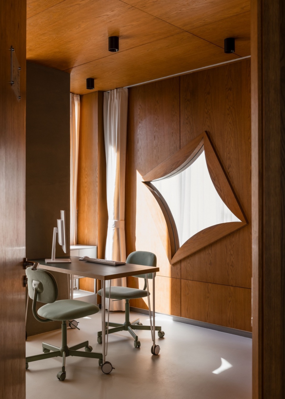 half.half .photographya clinic by studio yo u