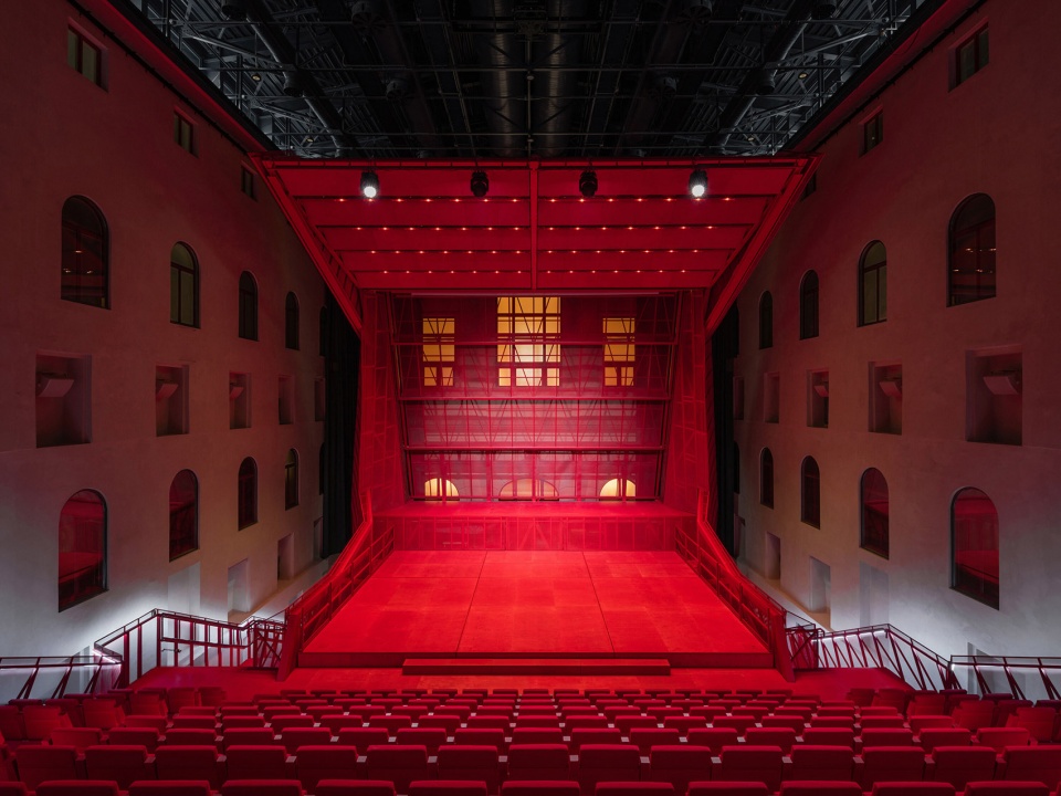 concert hall in the imperial spa by petr hajek architekti