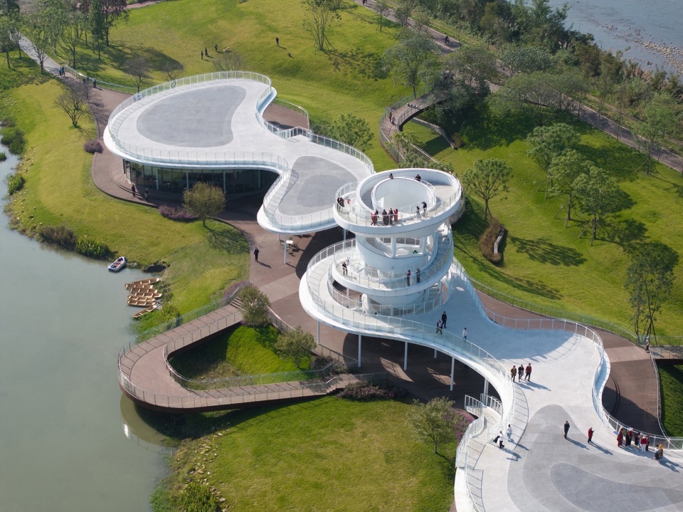 Lujiatan Wetland Park Commercial Service Center