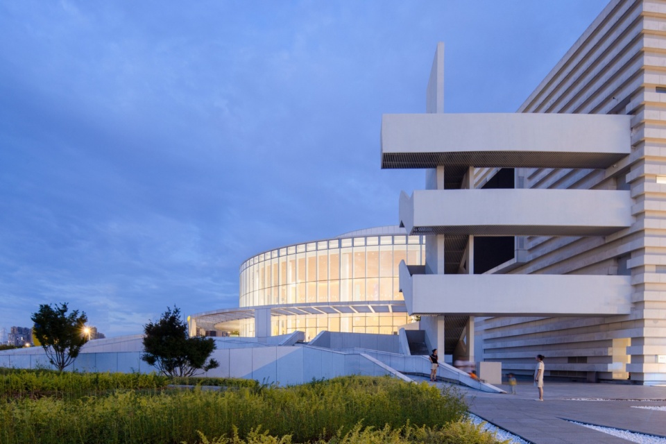 wuhan dongxihu cultural center by cadg daqiarchitects