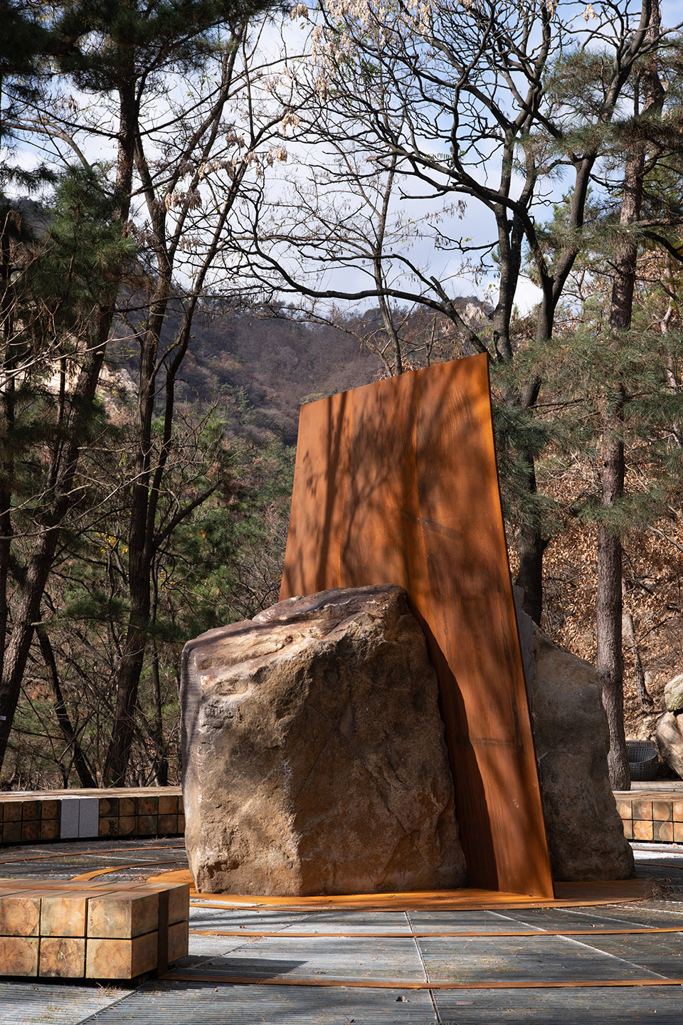 king kong monument by atelier scale