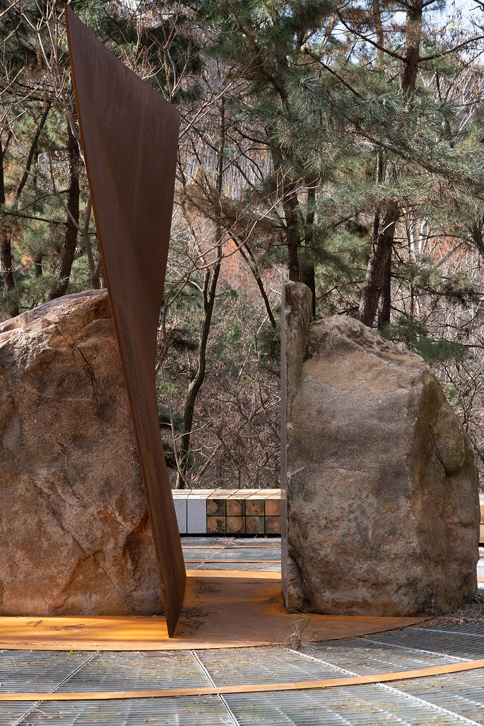 king kong monument by atelier scale