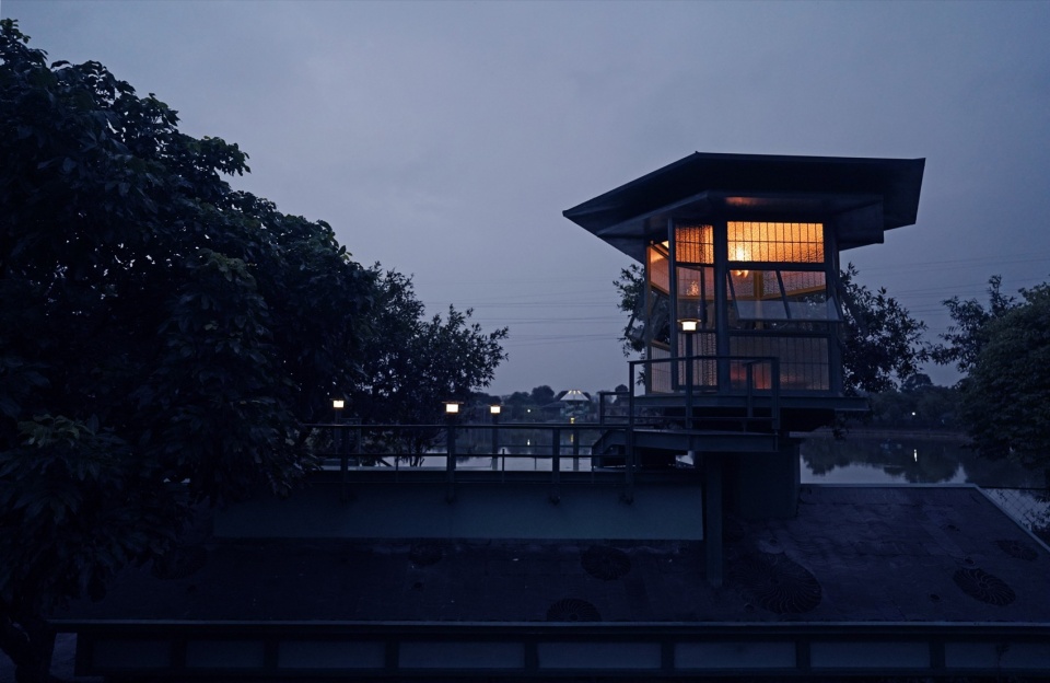 4 2湖边的夜灯 造园建筑 lighthouse of nature