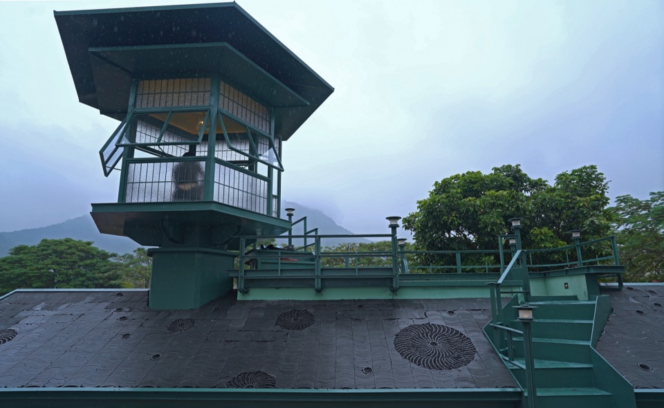 1独自凌空濛雨色 造园建筑 lighthouse of nature