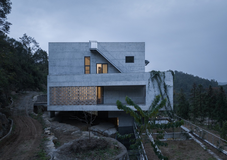 北侧外景©直译 house shiyangshan no 1
