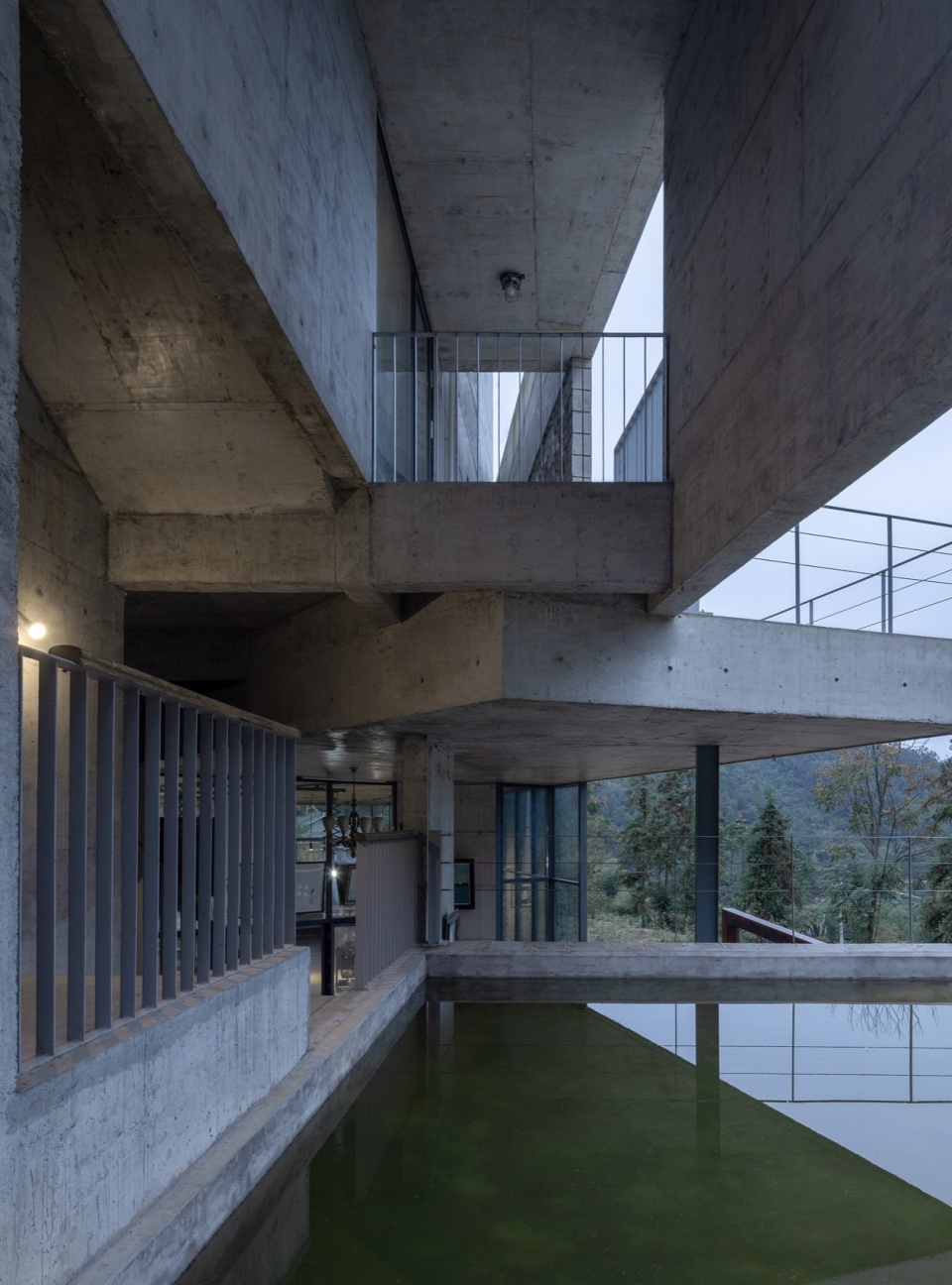 穿透的露台空间©直译 house shiyangshan no 1