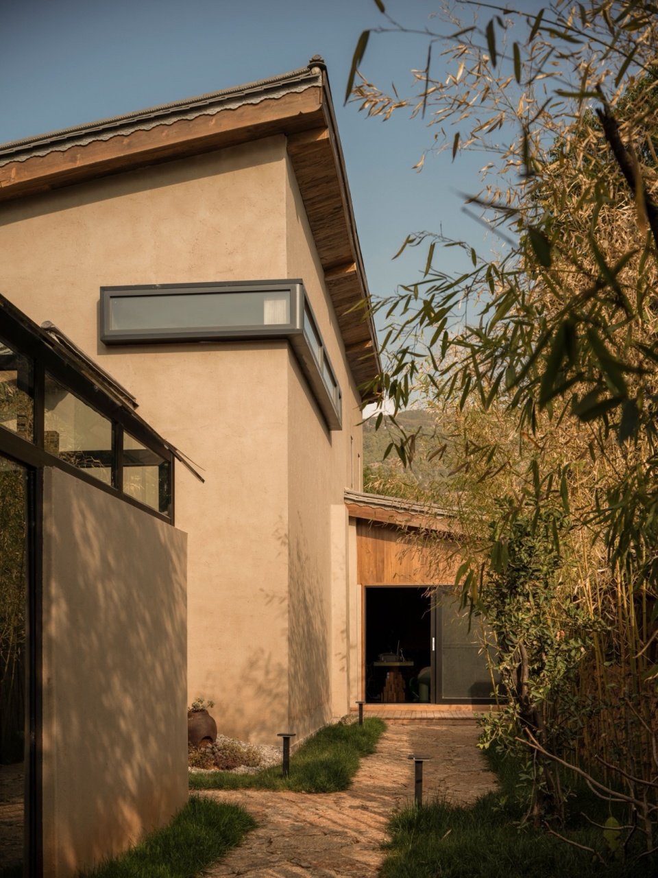 The Deep Green Hostel