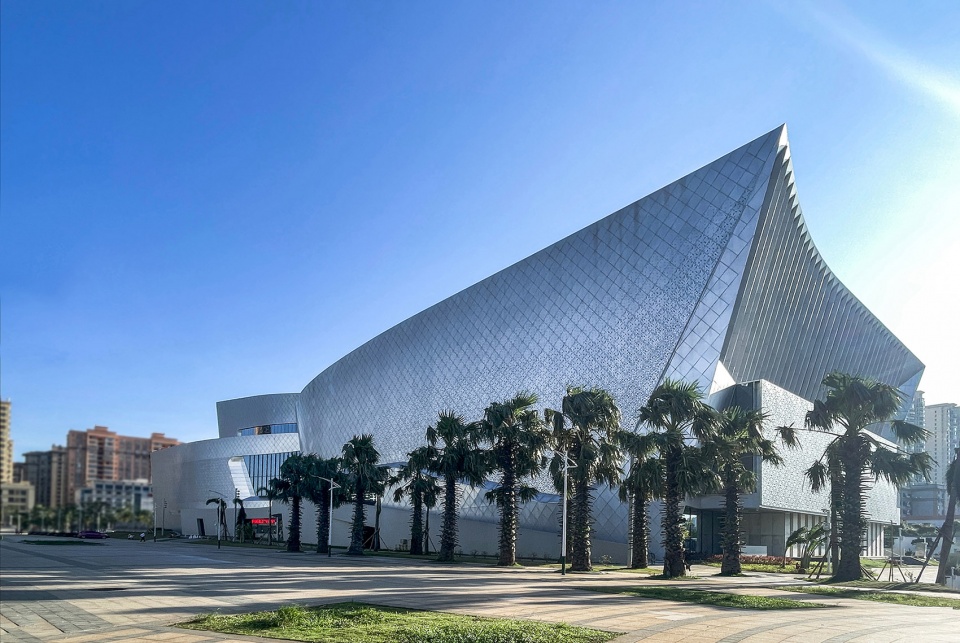 hainan intangible cultural heritage exhibition center by rochengdong studio