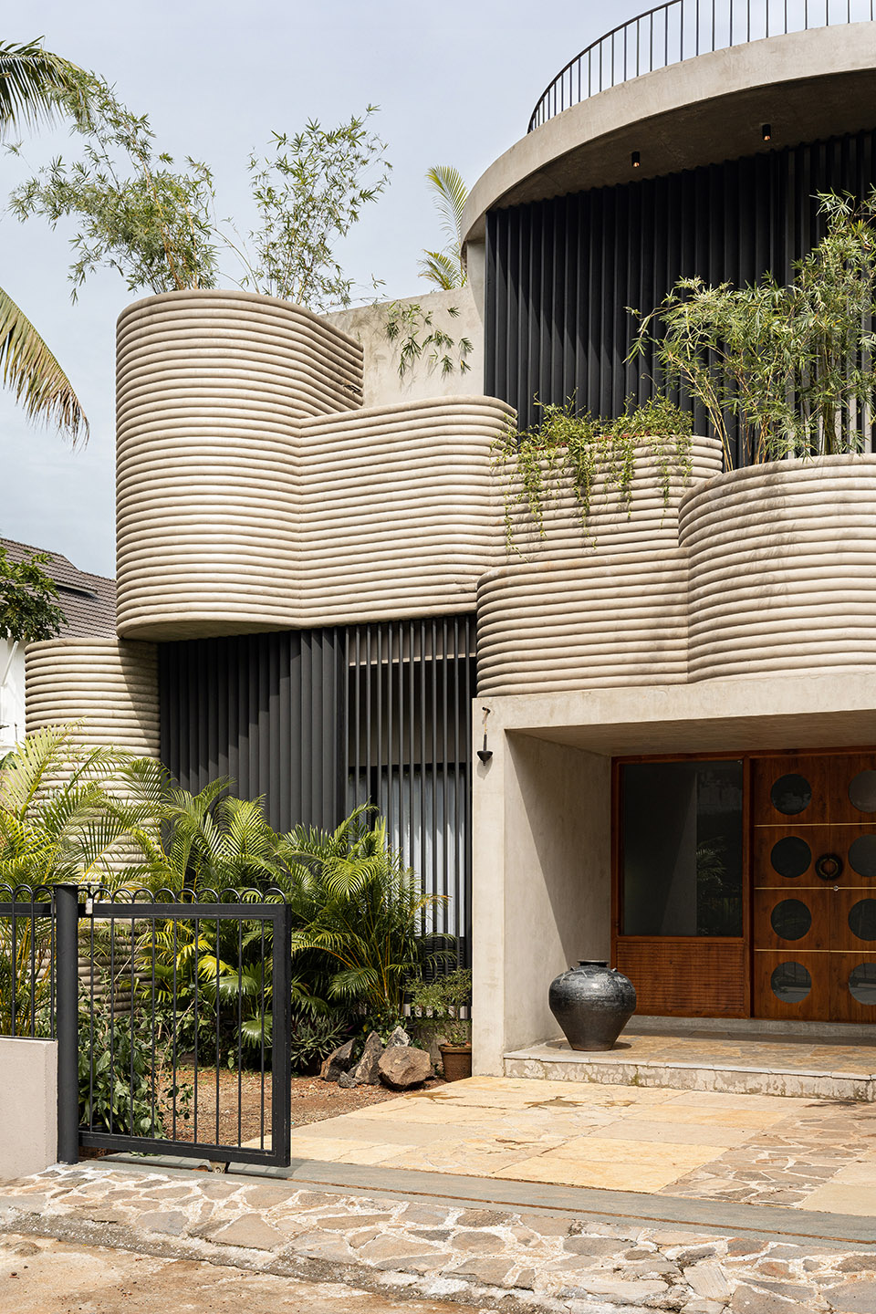 tropibox kochi by tropical architecture bureau