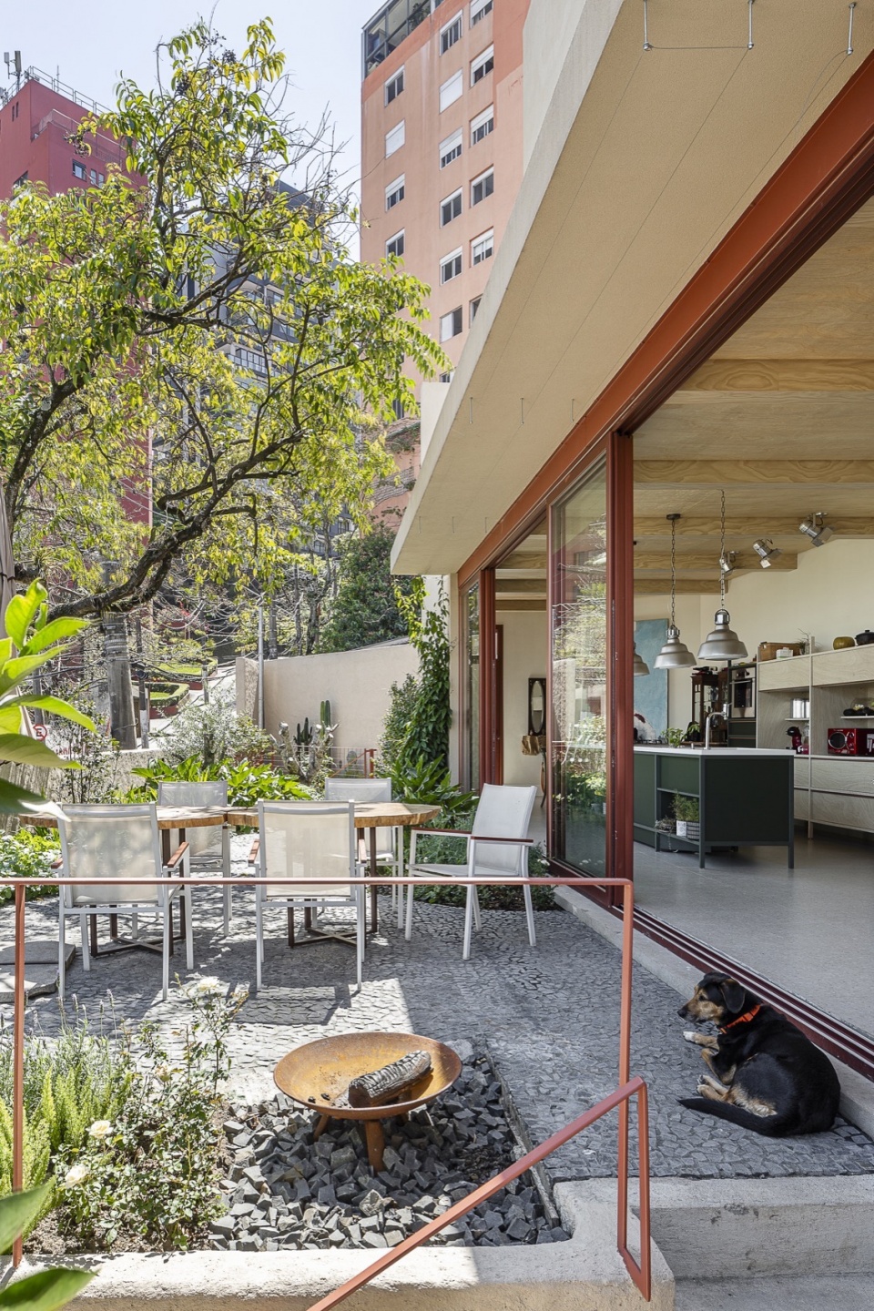 lechuza house by arkitito