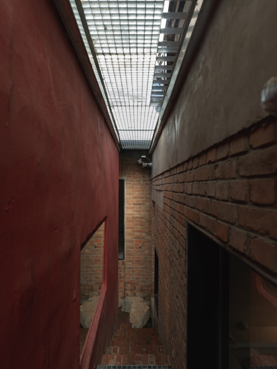 Concrete Screen Courtyard of Wind H Art Center 751 Phase 2 Phase 3 by Jin Qiuye Studio