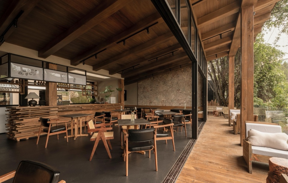 The Deep Green Hostel