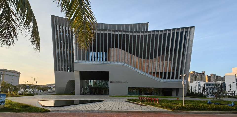 hainan intangible cultural heritage exhibition center by rochengdong studio