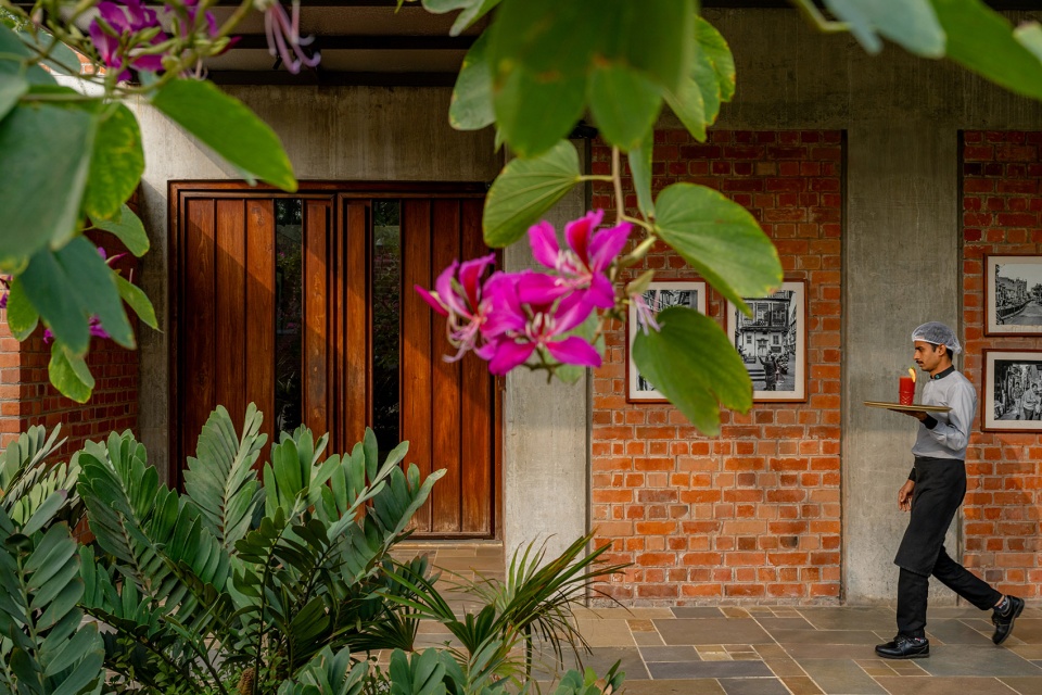 under the neem tree restaurant by hiren patel architects