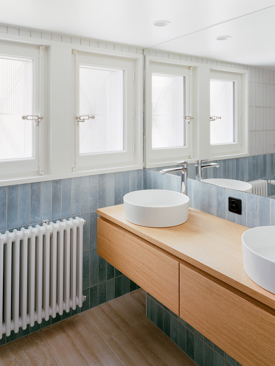 transformation of a house at carre damont meinier by lacroix chessex