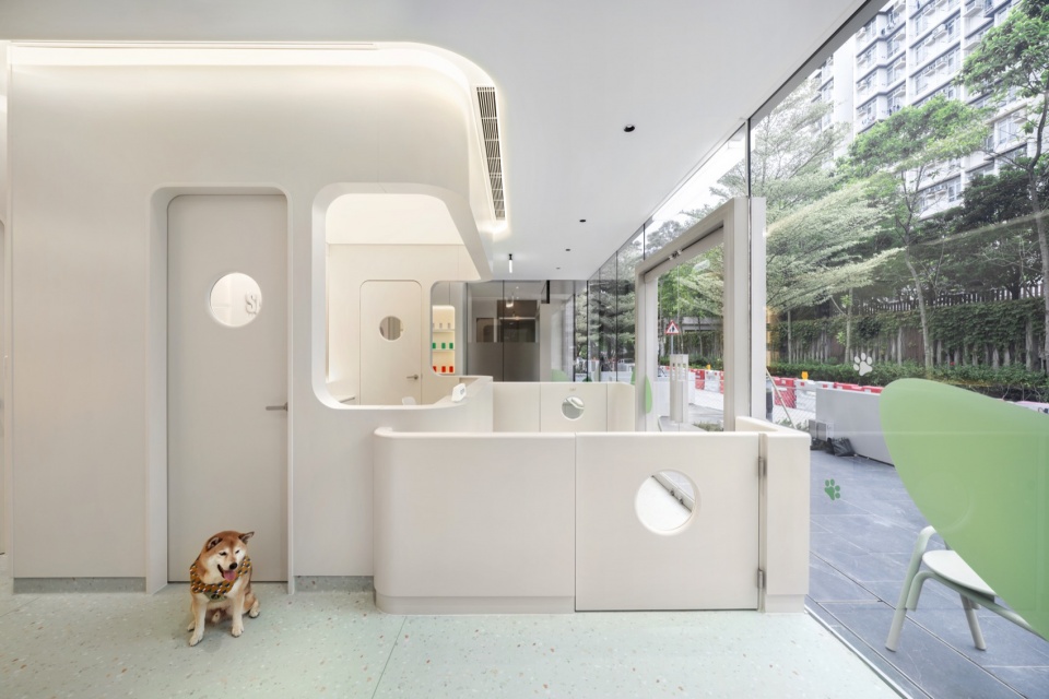 Hong Kong SAA Veterinary Centre by Karv One Design