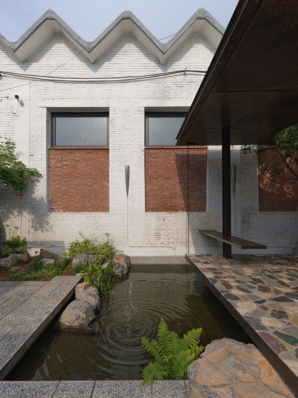 Concrete Screen Courtyard of Wind H Art Center 751 Phase 2 Phase 3 by Jin Qiuye Studio
