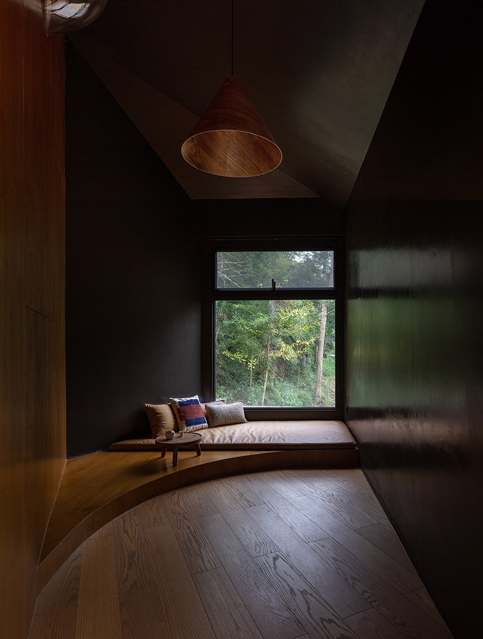 the treehouse mask in the forest by moguang studio