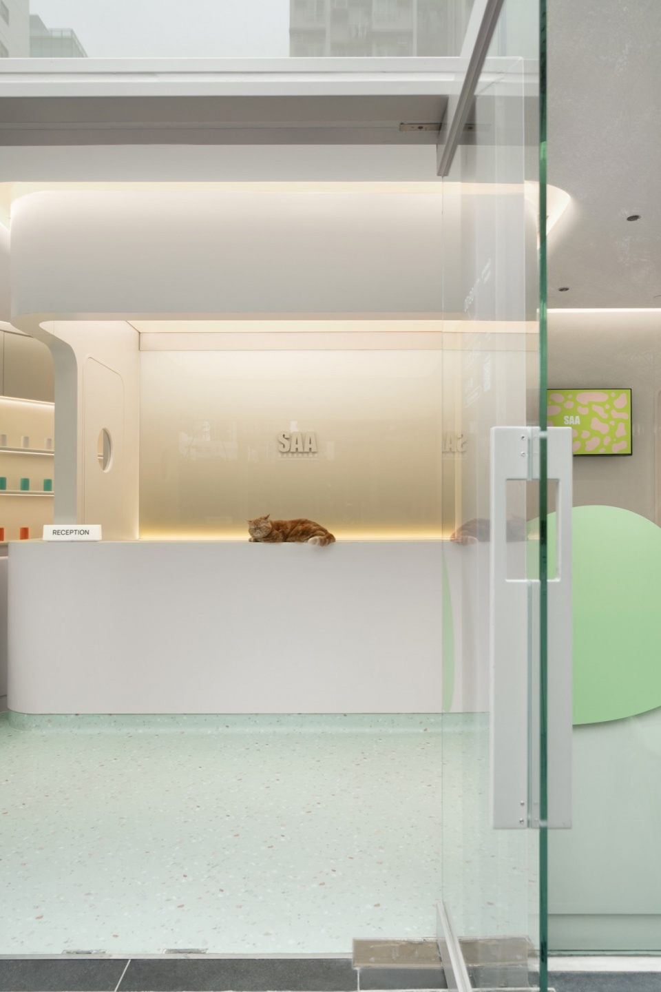 Hong Kong SAA Veterinary Centre by Karv One Design