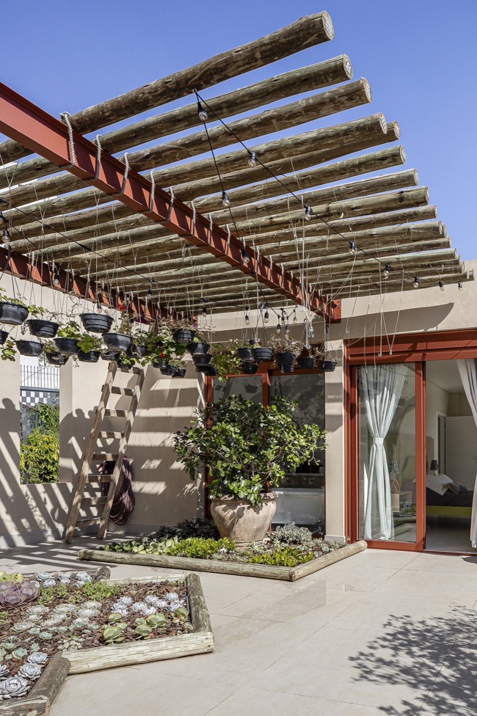 lechuza house by arkitito