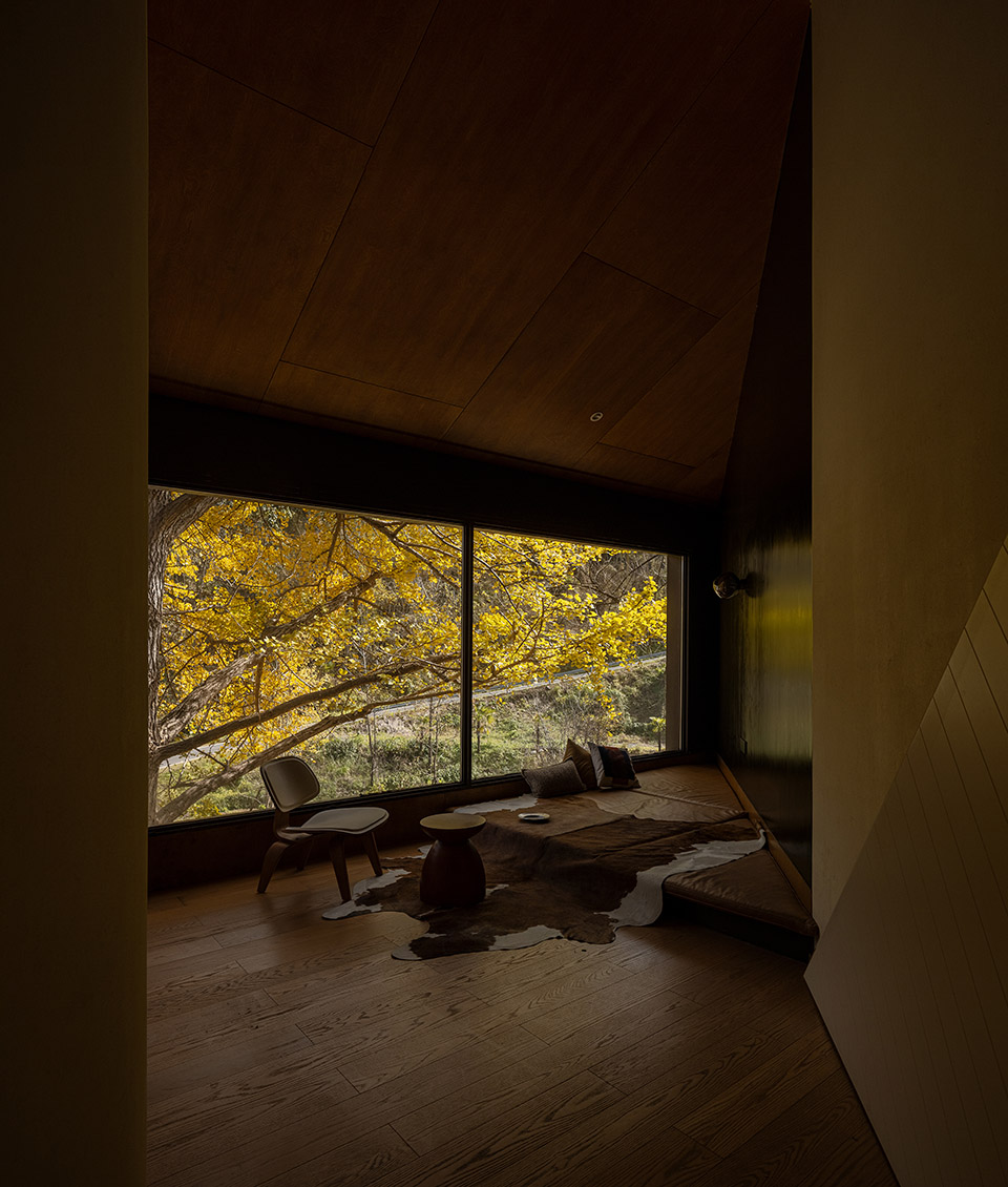 the treehouse mask in the forest by moguang studio