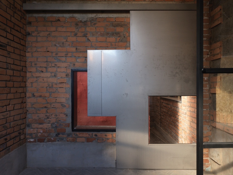 Concrete Screen Courtyard of Wind H Art Center 751 Phase 2 Phase 3 by Jin Qiuye Studio