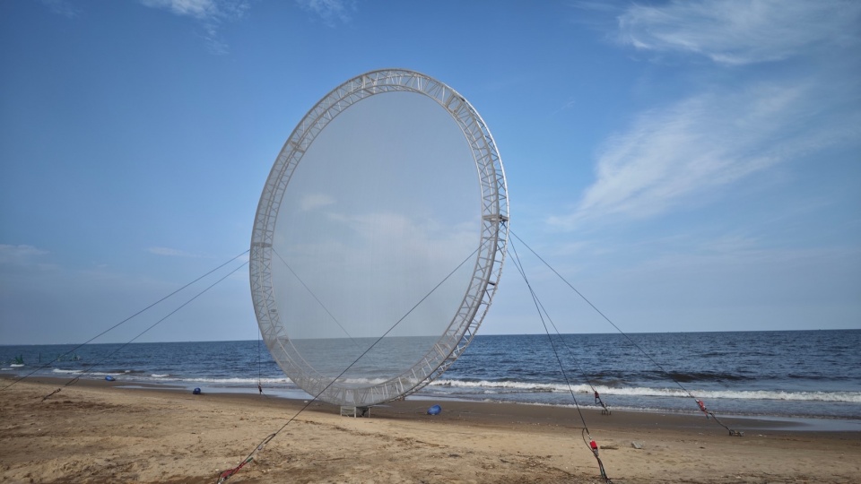 r10 halo installtion by aml design studio