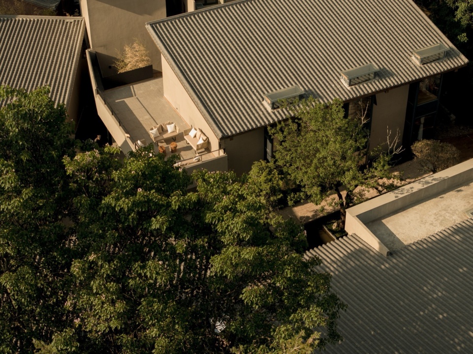 The Deep Green Hostel