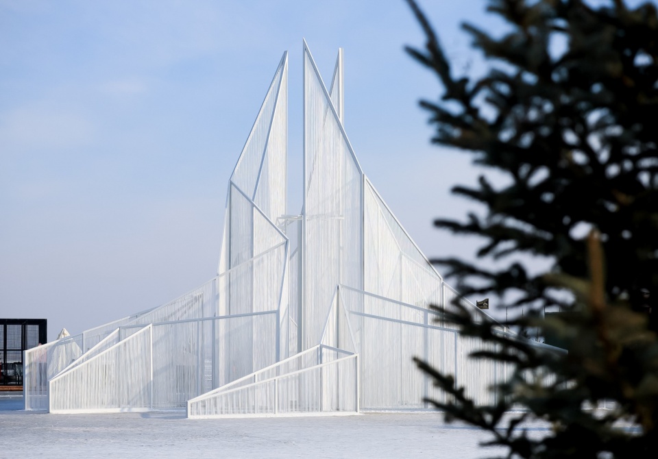 ©郑春杰 ice lake art installation the white flame by space10