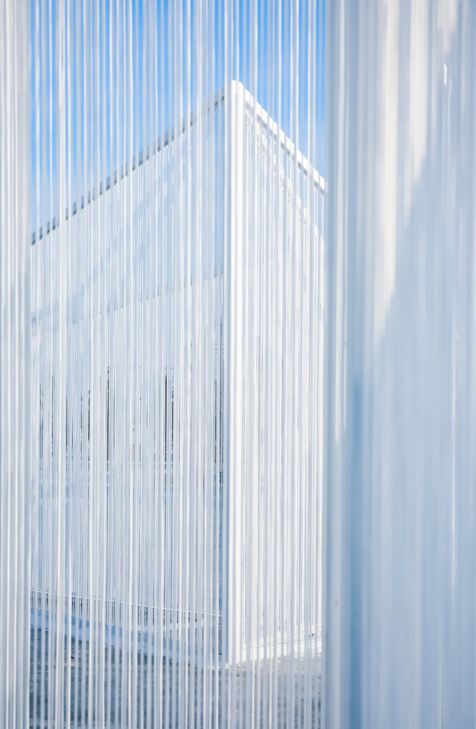 ©郑春杰 ice lake art installation the white flame by space10